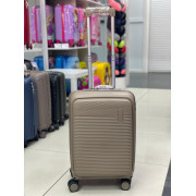 Чемодан 20 дюймов Rink бежевый из полипропилена (ручная кладь)