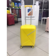 Чемодан 20 дюймов Sonara желтый с расширением из полипропилена (ручная кладь)