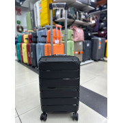 Чемодан 20 дюймов Toprano черный с расширением из полипропилена (ручная кладь)