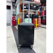 Чемодан 20 дюймов TR Space черный из поликарбоната с расширением (ручная кладь)