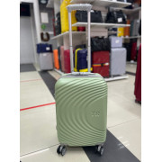 Чемодан 20 дюймов TR Travel зеленый из поликарбоната (ручная кладь)