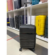 Чемодан 20 дюймов Travel Fashion черный с расширением из полипропилена (ручная кладь)