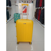 Чемодан 24 дюйма Mironpan желтый из полипропилена (м97)