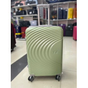 Чемодан 24 дюйма TR Travel зеленый из поликарбоната