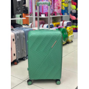 Чемодан 24 дюйма Woond зеленый из полипропилена