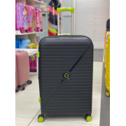 Чемодан 28 дюймов Kornet черный с расширением из полипропилена